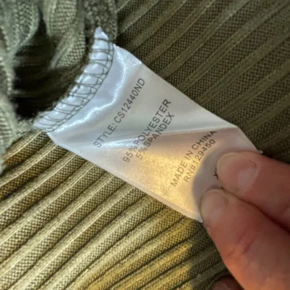 NWT! Ribbed Henley Top in Fescue Green - Picture 8 of 8